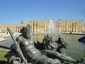 Bezienswaardegheden Parijs. Standbeeld aan Paleis van Versailles